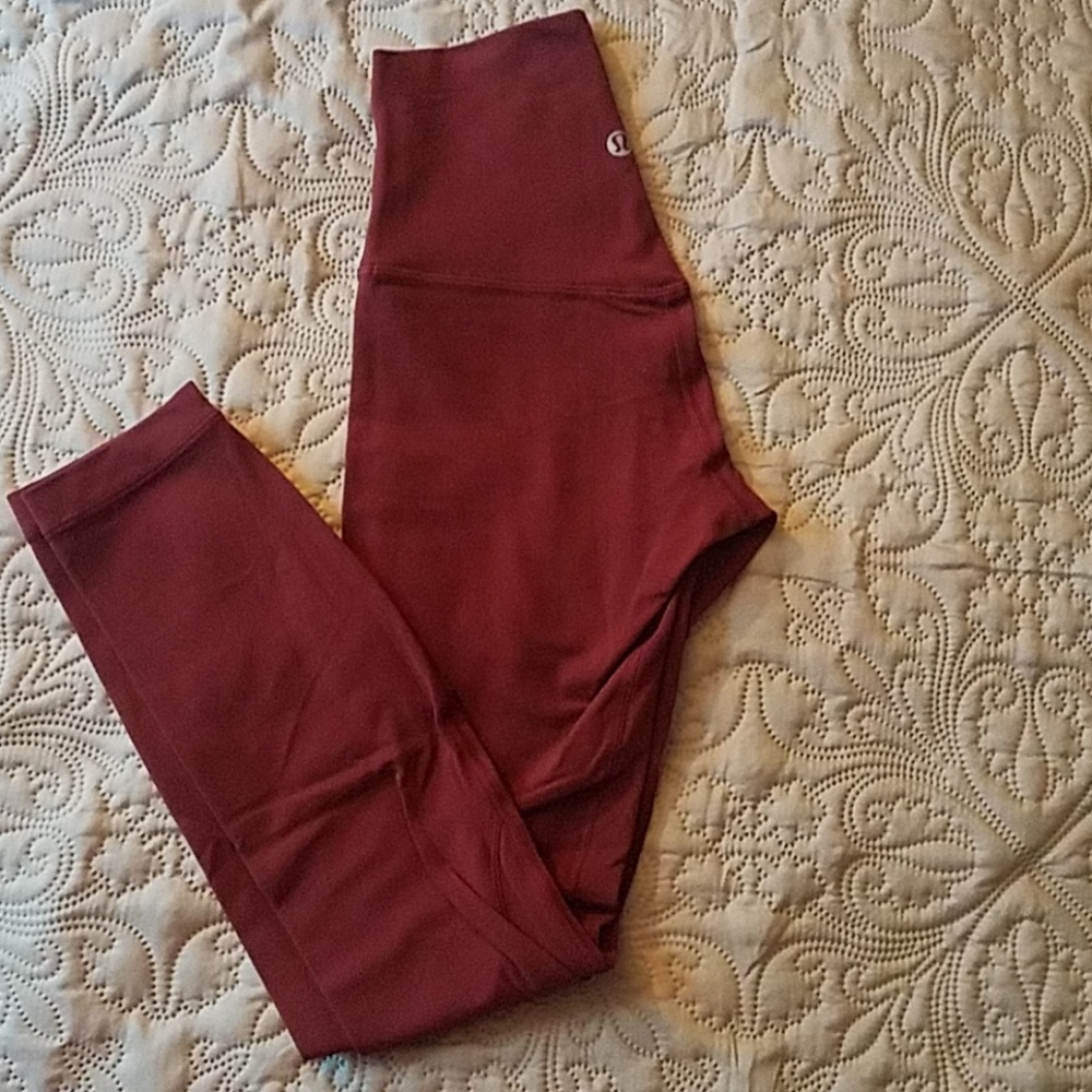 Like new Lululemon align II 25"